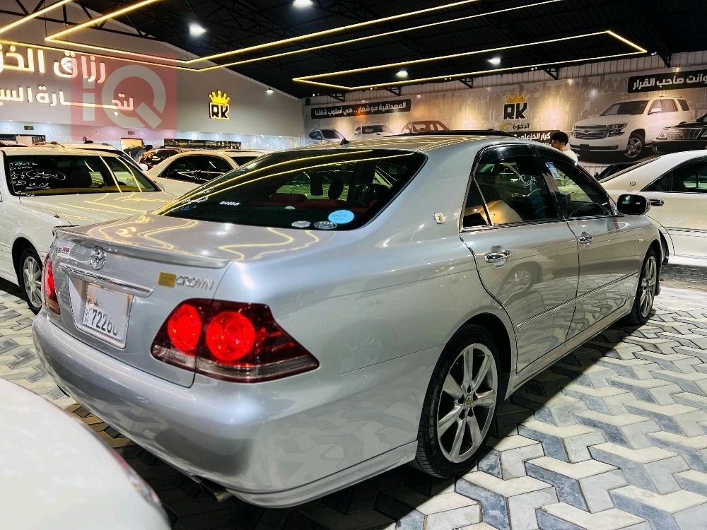 تۆیۆتا کراون